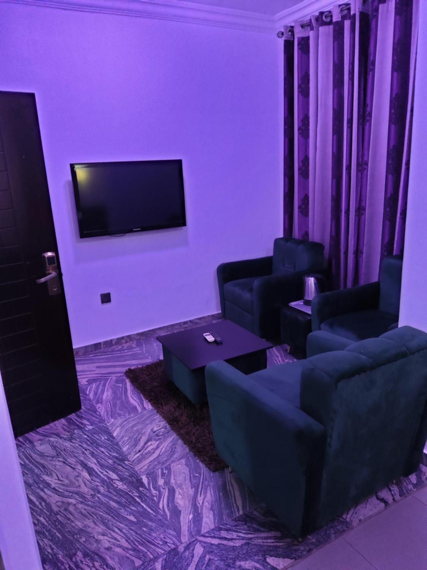 Crownedge Hotels Ikeja Exterior photo