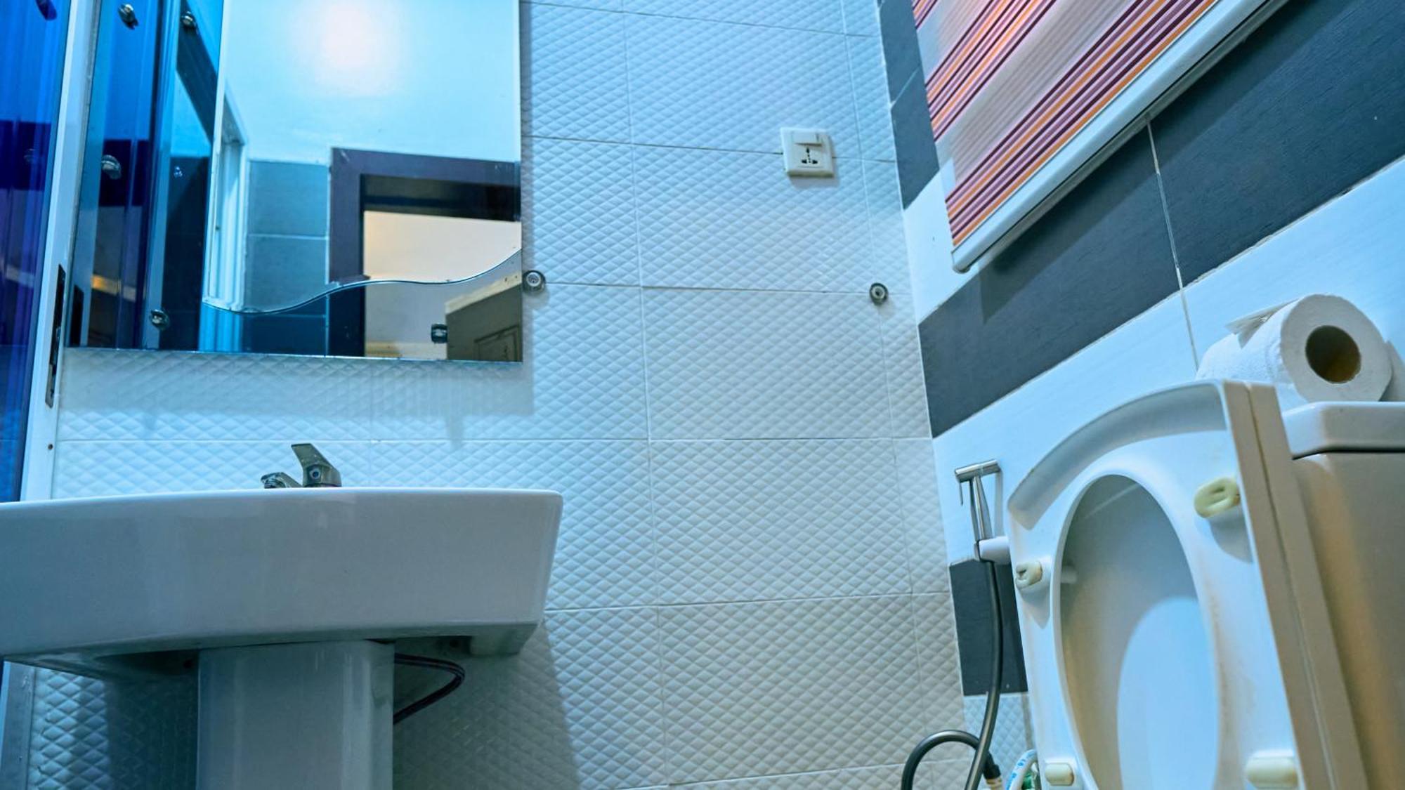 Crownedge Hotels Ikeja Exterior photo